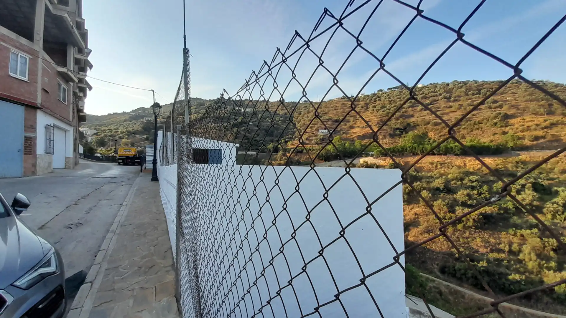 Vista exterior de Nau industrial de lloguer en Sayalonga