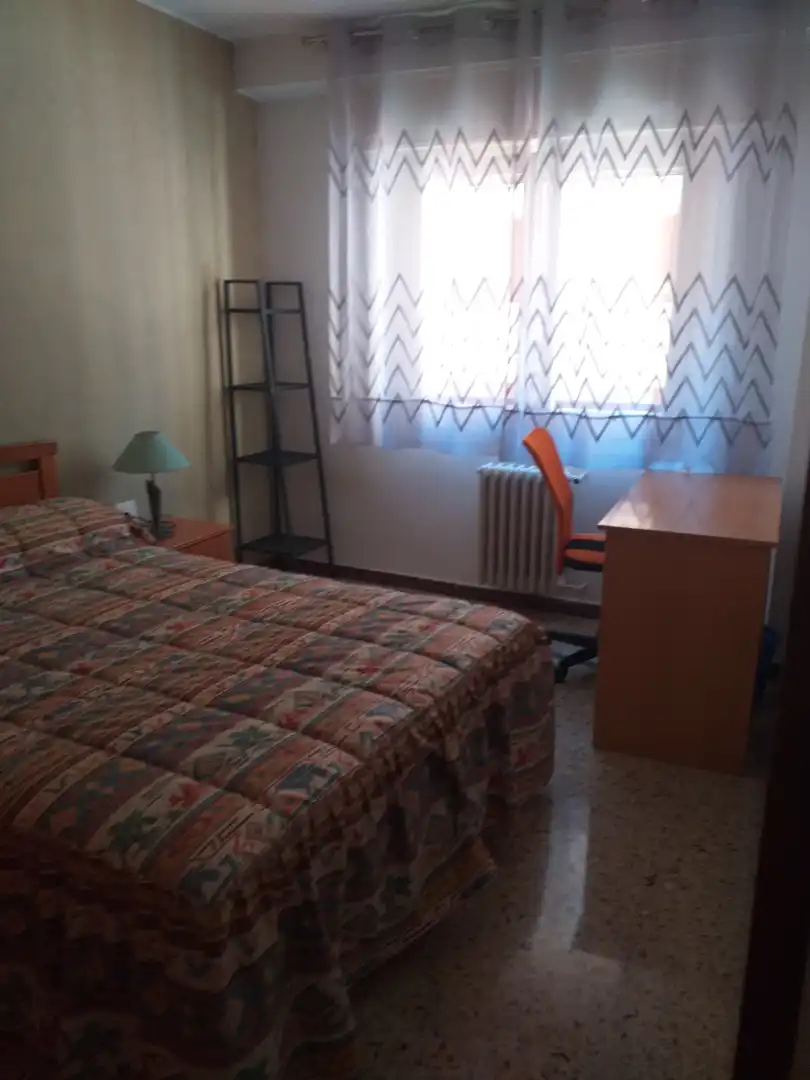 Bedroom of Flat for rent in Zaragoza  with Heating, Furnished and Oven