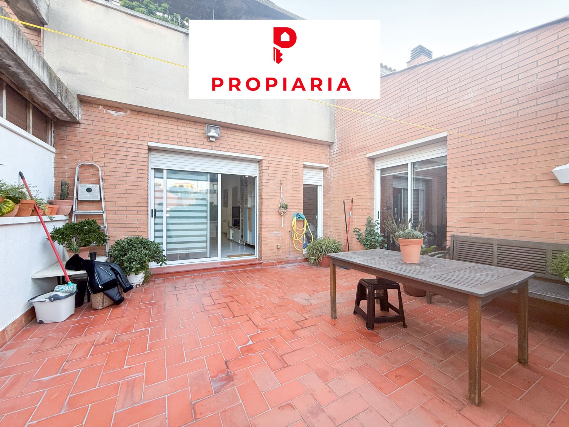 Exterior view of Flat for sale in Sant Vicenç Dels Horts  with Air Conditioner, Heating and Terrace