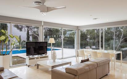 Sala d'estar de Casa o xalet de lloguer en Chiva amb Aire condicionat, Calefacció i Terrassa