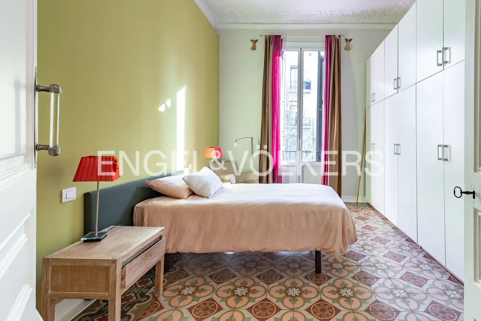 Bedroom of Flat for sale in Barcelona  with Air Conditioner, Heating and Balcony
