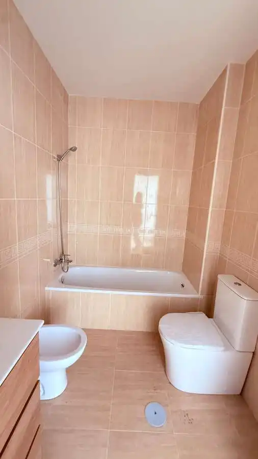 Bany de Pis en venda en Roquetas de Mar amb Terrassa i Piscina comunitària