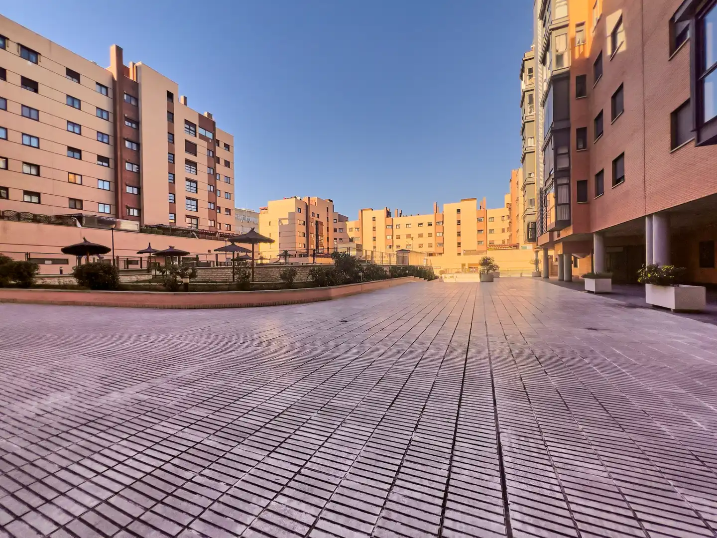 Vista exterior de Àtic en venda en Madrid amb Aire condicionat, Calefacció i Jardí privat