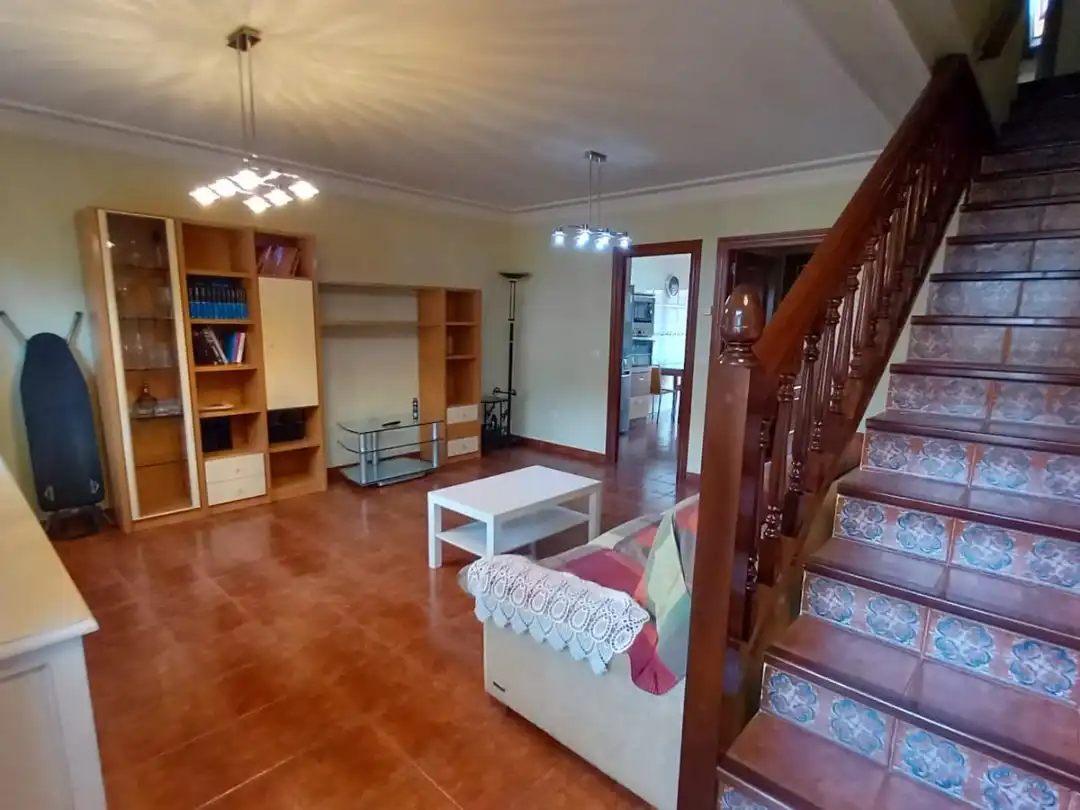Sala d'estar de Dúplex en venda en Piélagos amb Terrassa i Balcó