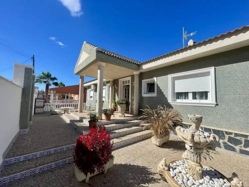Chalet con jardín en venta en Ciudad Quesada, imagen 2