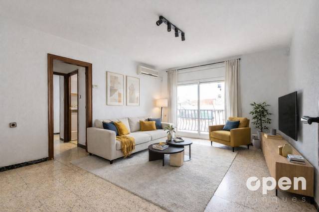 Piso en Venta en Poetessa Capara,De La en Sant Pere Nord