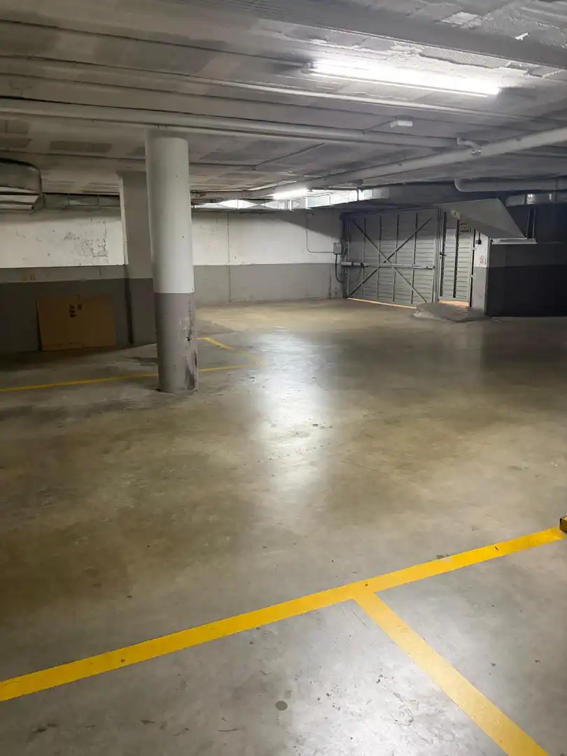 Einzelparkplatz zum Verkauf in Carrer de Salmerón, imagen 2
