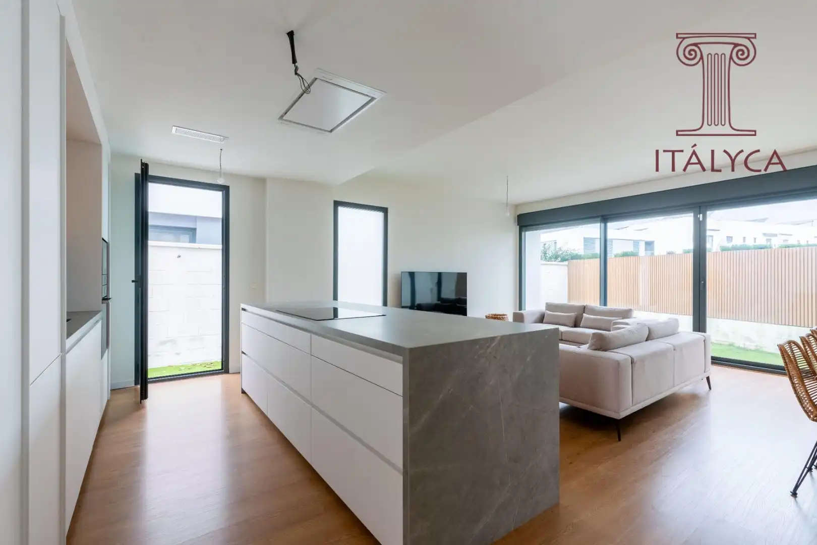Kitchen of Detached homes for sale in Mairena del Aljarafe  with Heating, Private garden and Terrace