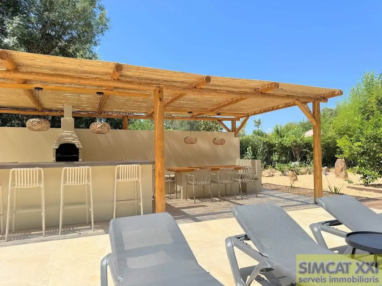 Casa amb piscina en venda a Navata, imagen 5