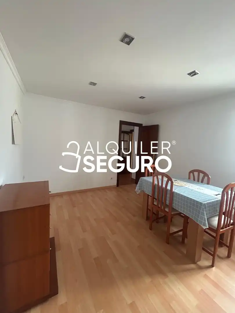 Dormitori de Pis de lloguer en Maracena amb Aire condicionat, Calefacció i Terrassa