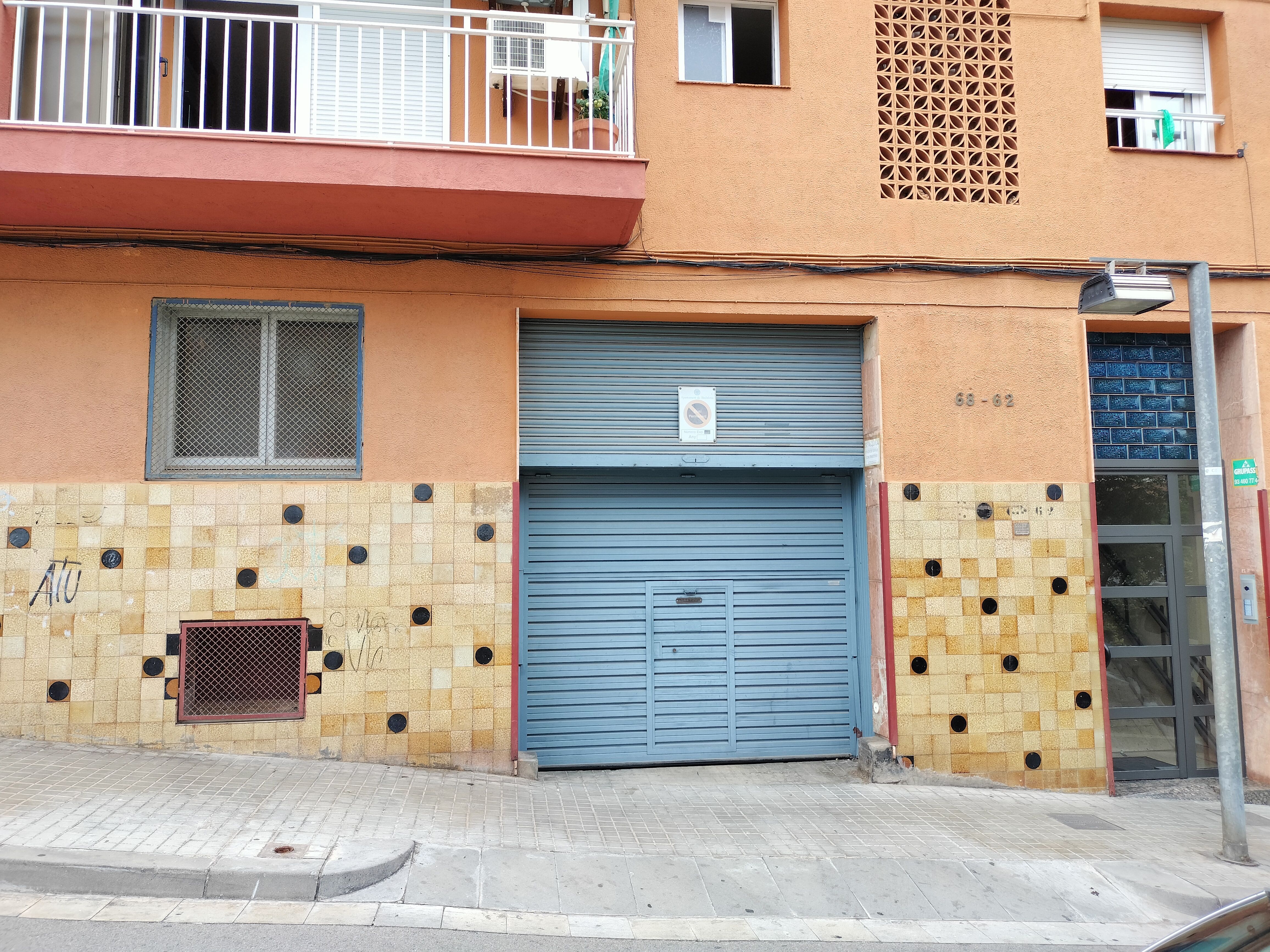 Vista exterior de Garatge en venda en Badalona