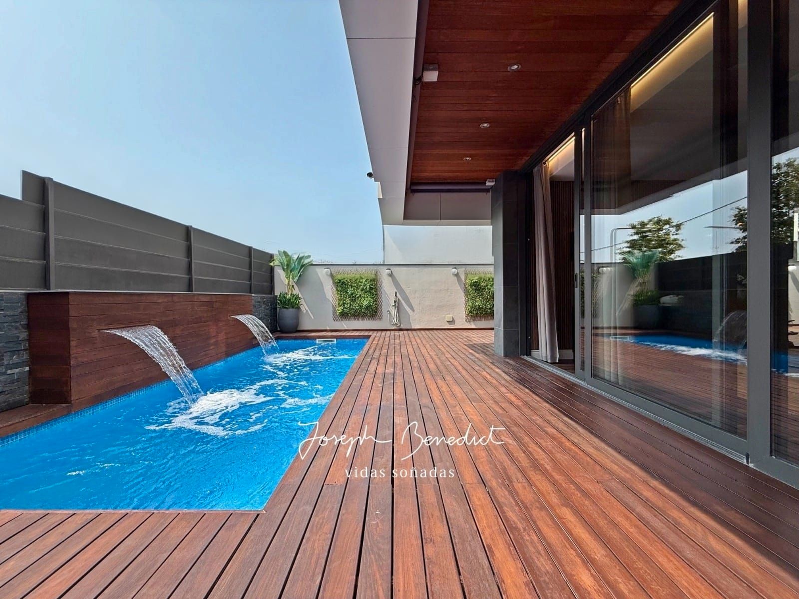 Piscina de Casa o xalet en venda en Castelldefels amb Aire condicionat, Calefacció i Jardí privat