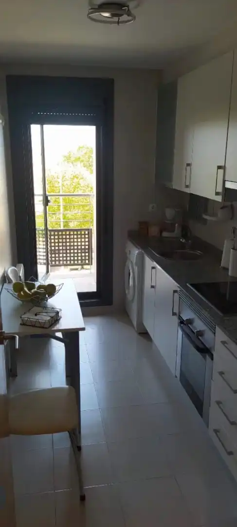 Küche von Wohnungen zur Miete in Vilagarcía de Arousa mit Terrasse, Abstellraum und Möbliert