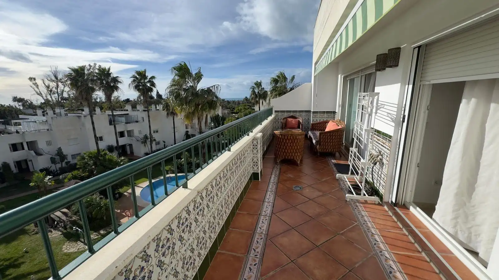 Vista exterior de Apartament en venda en Marbella amb Jardí privat, Terrassa i Traster