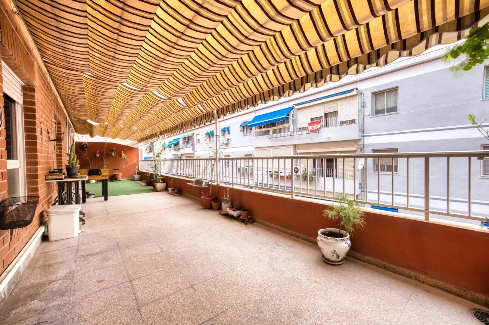 Terrasse von Dachboden zum Verkauf in Alicante / Alacant mit Klimaanlage, Heizung und Terrasse