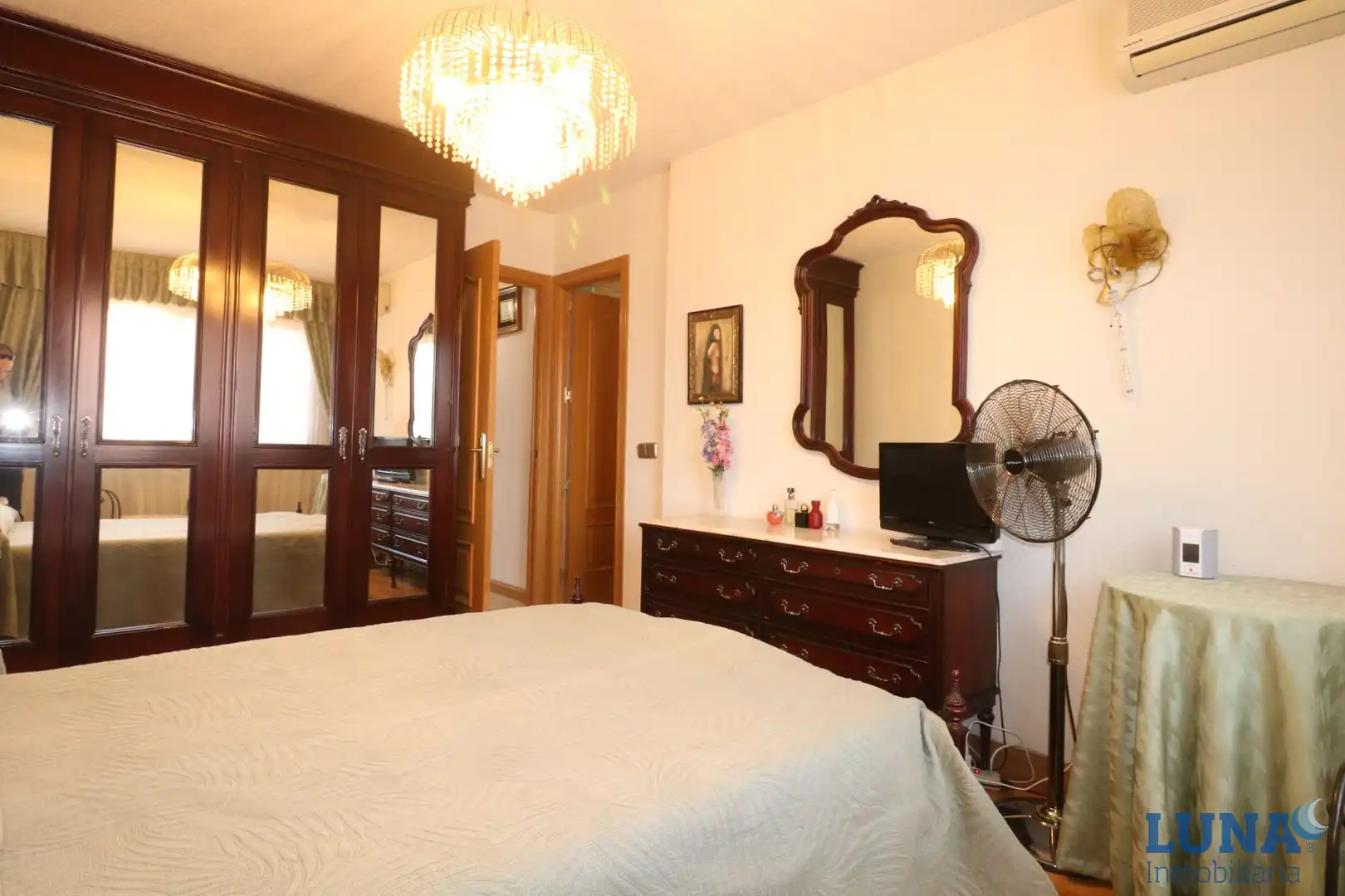 Habitación de Casa adosada en venta en Getafe con Calefacción y Trastero