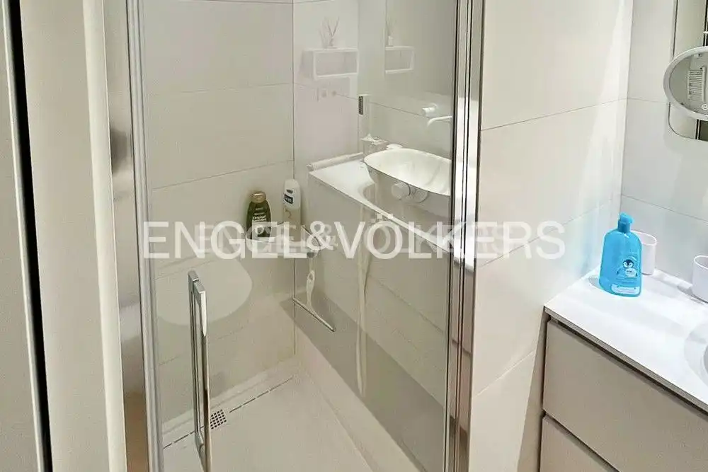 Baño de Piso en venta en Valencia con Aire acondicionado, Calefacción y Amueblado