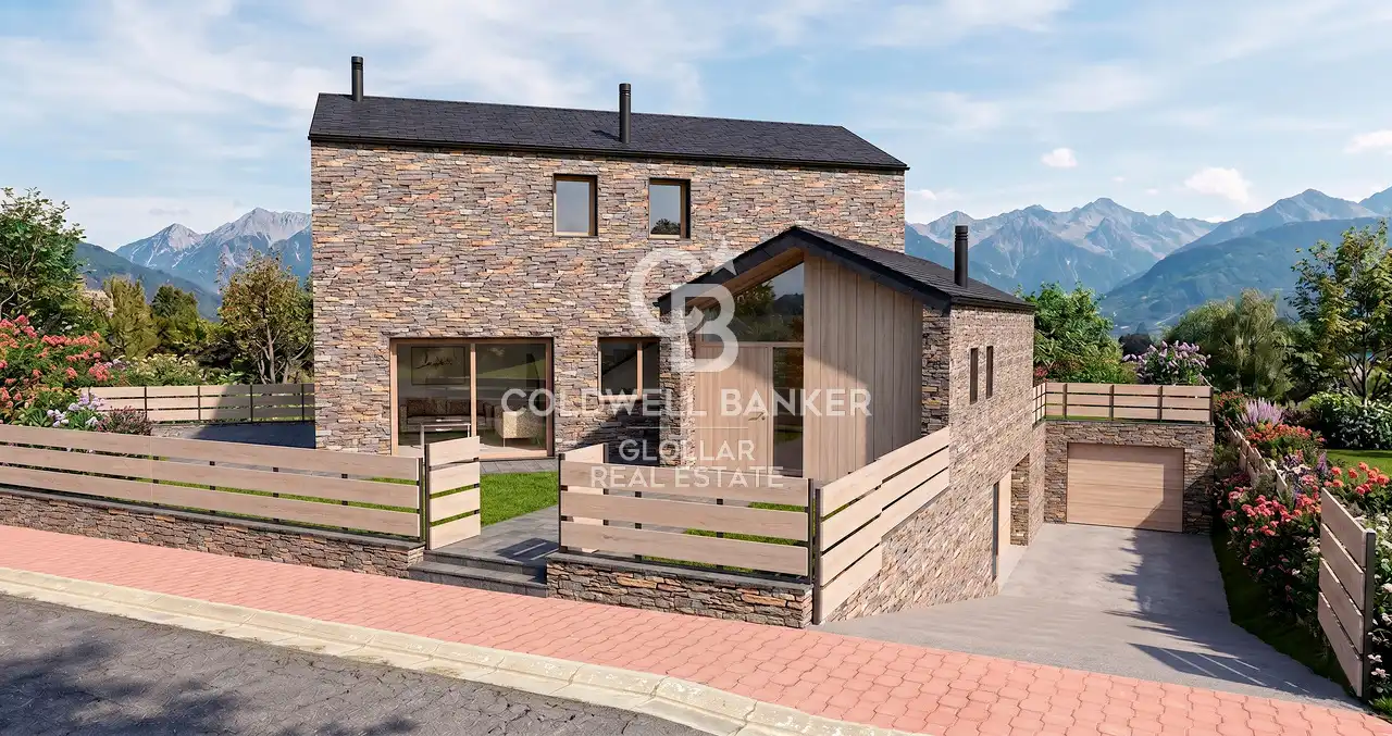 Vista exterior de Casa o xalet en venda en Urús amb Calefacció, Jardí privat i Parquet