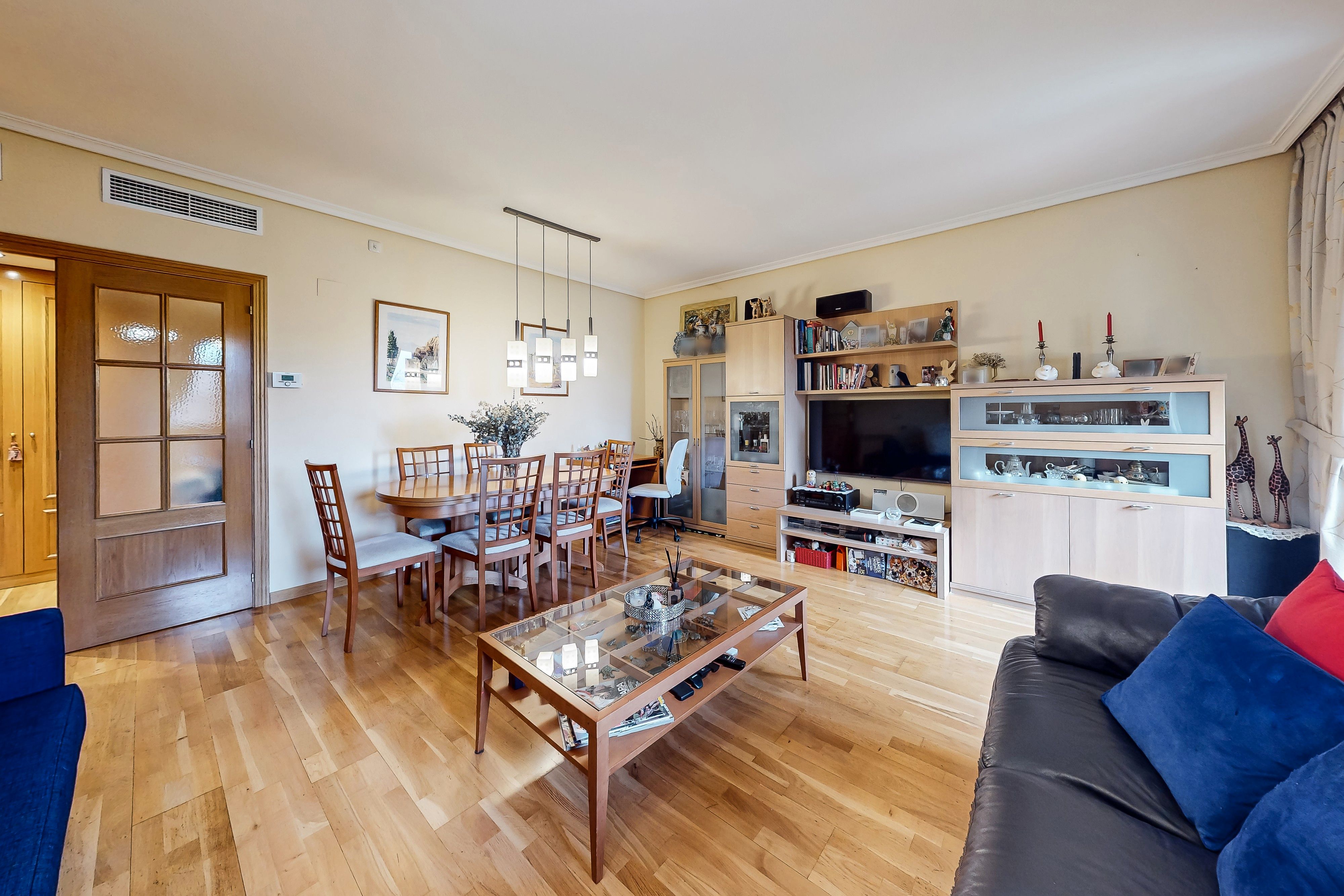 Living room of Flat for sale in Pozuelo de Alarcón  with Heating, Terrace and Storage room