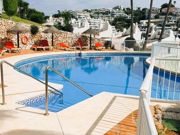 Casa amb piscina en venda a Calle ALJAIMA (R MARBELLA)