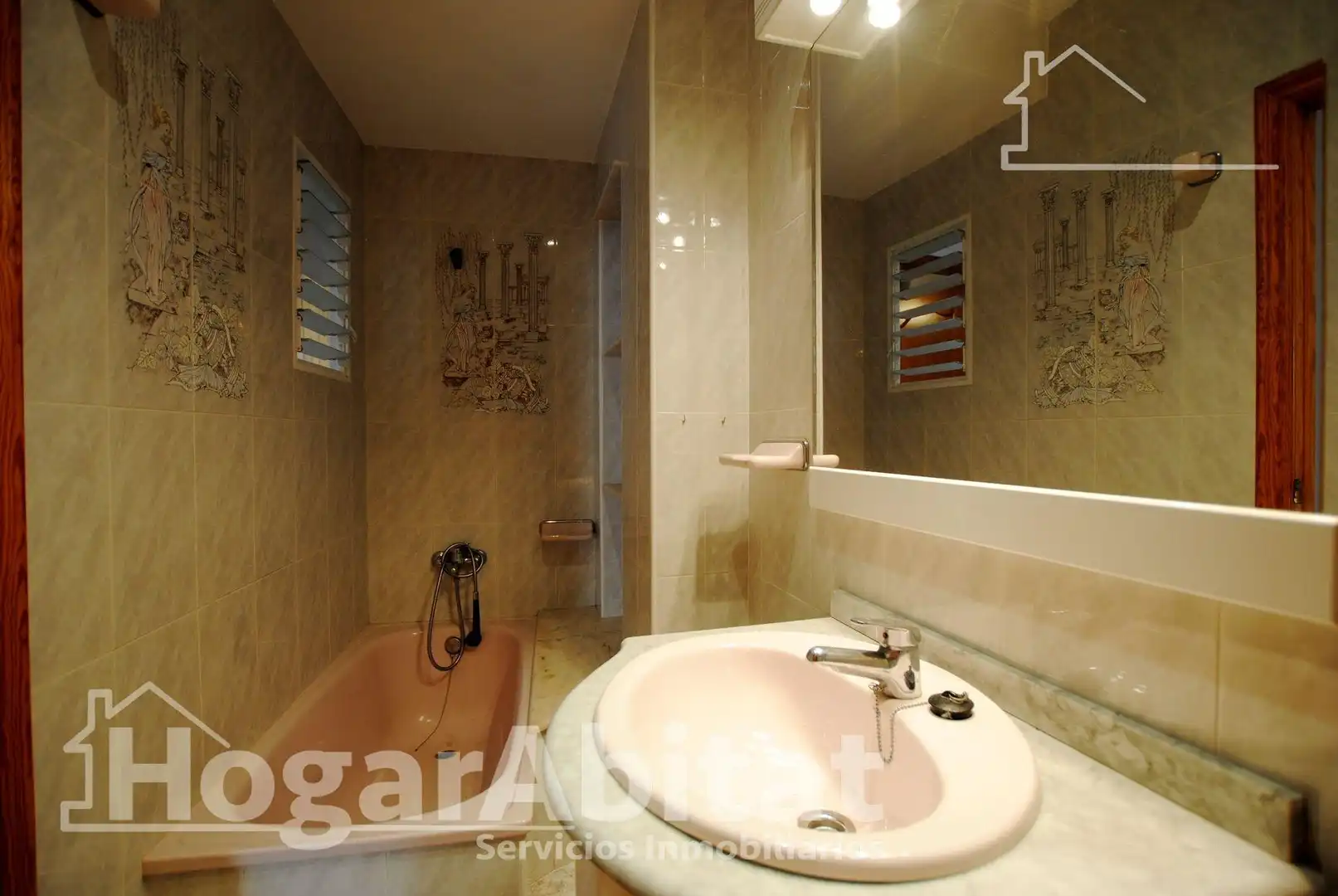Baño de Casa o chalet en venta en Tavernes de la Valldigna con Terraza, Trastero y Amueblado