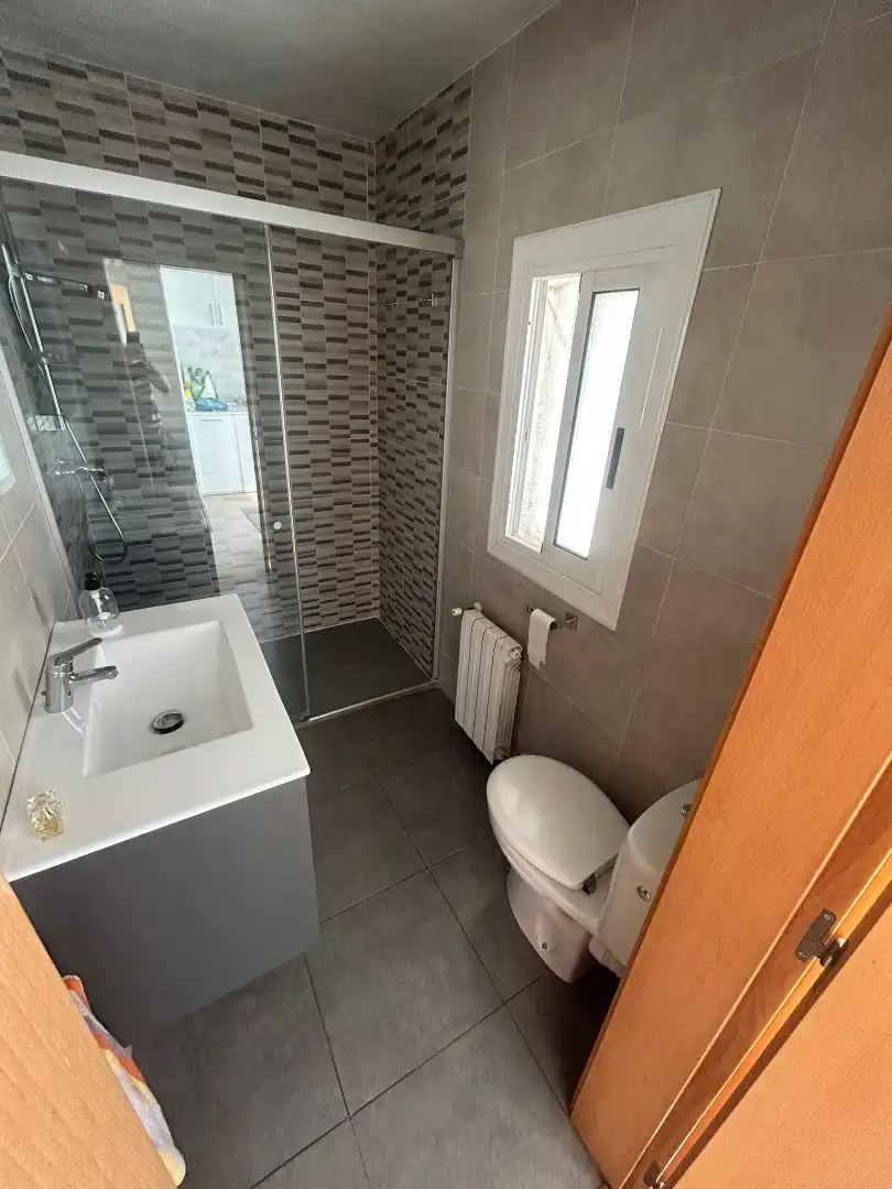 Baño de Casa adosada en venta en Badalona con Aire acondicionado, Calefacción y Terraza