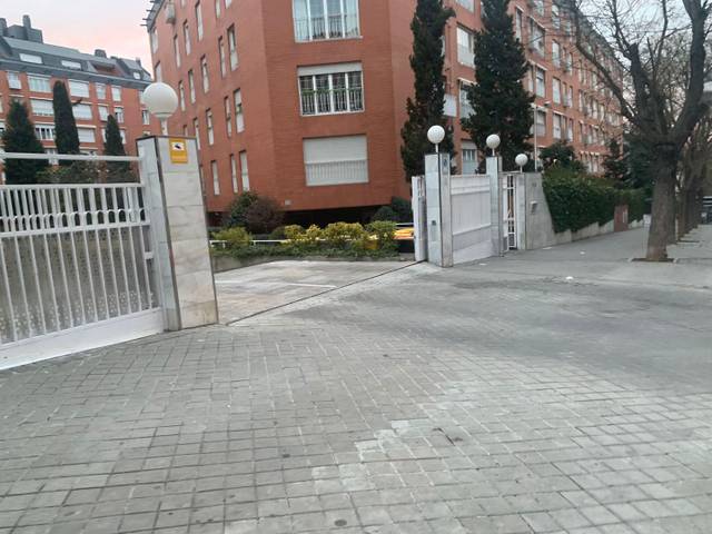 Garaje en Alquiler en Paseo de los Olmos, 9 en Acacias