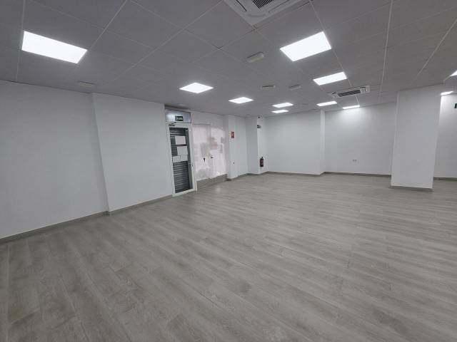 Local comercial en Alquiler en Ugarrandia en Huarte / Uharte