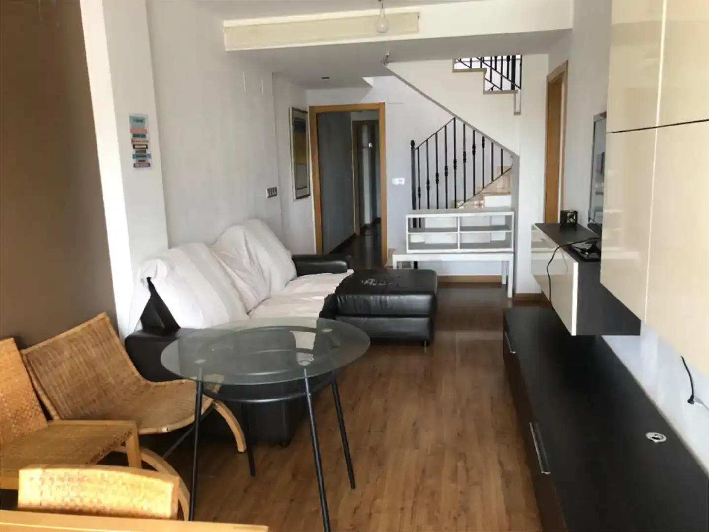 Sala d'estar de Àtic de lloguer en Alginet amb Aire condicionat, Parquet i Moblat
