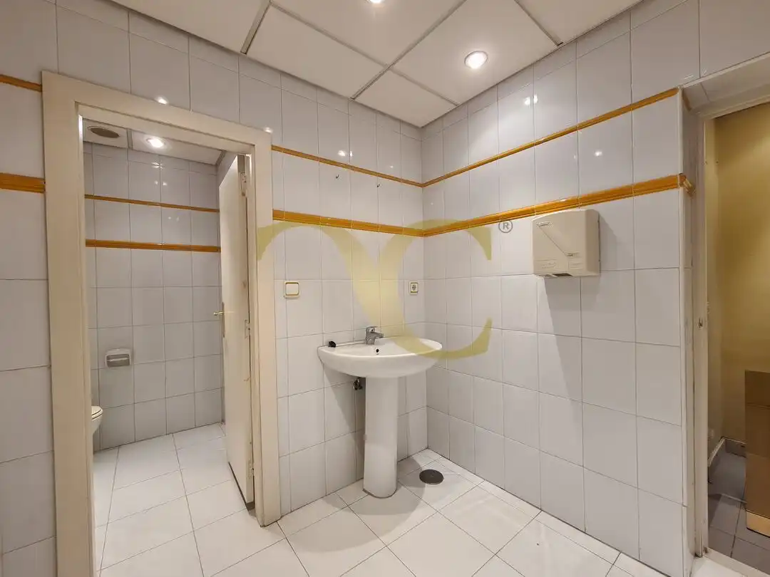 Bathroom of Commercial properties for rent in Gijón   with Air Conditioner