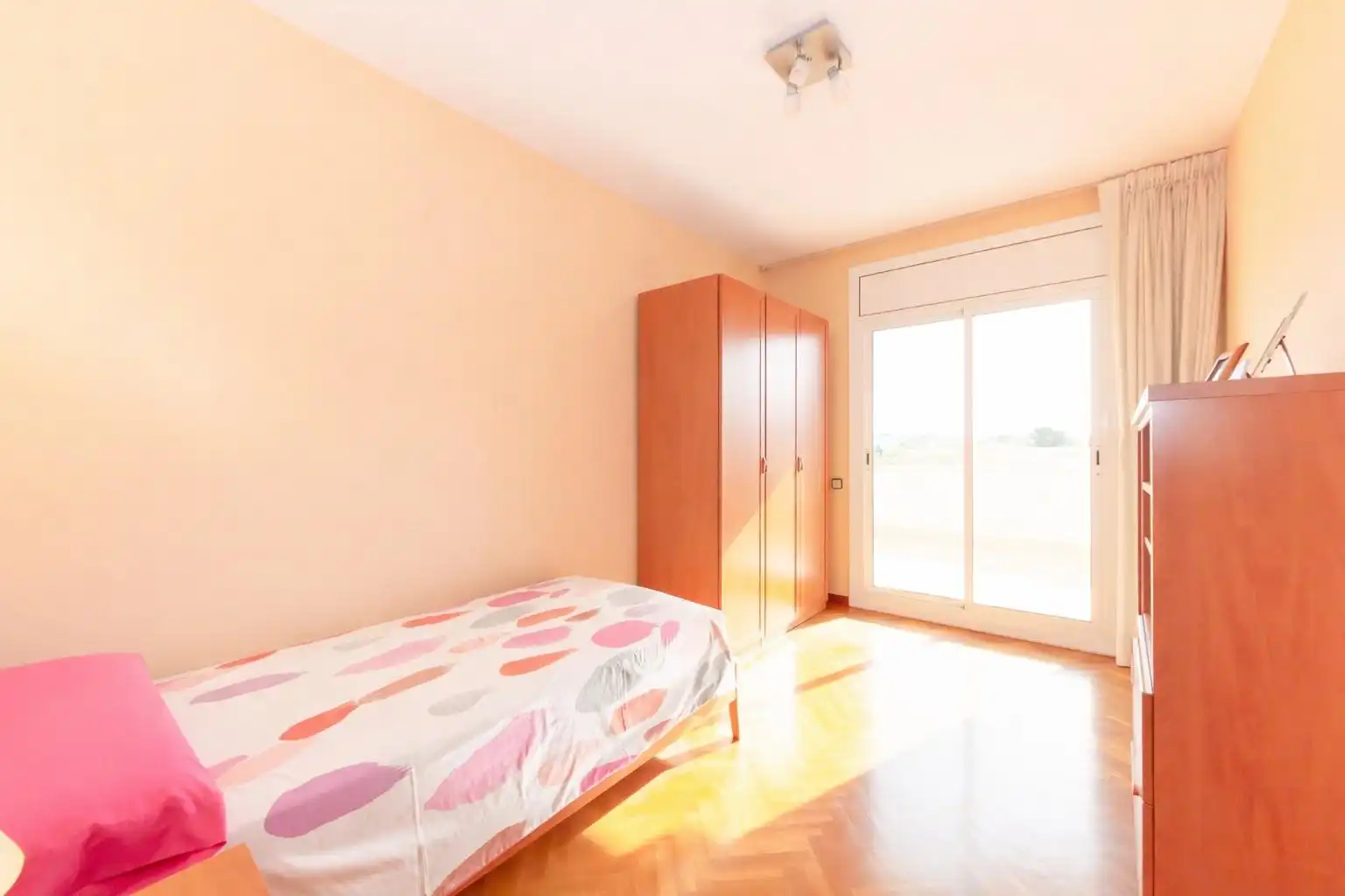 Habitación de Casa o chalet en venta en Argentona con Aire acondicionado, Calefacción y Jardín privado