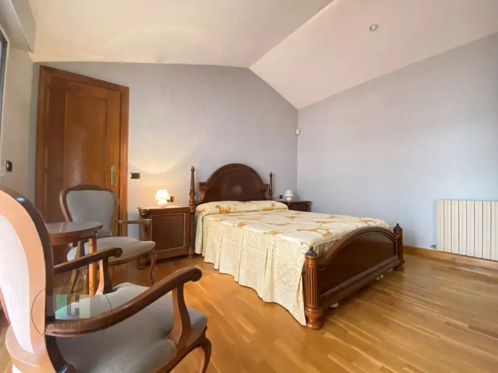 Duplexes for sale in Calle Poeta Verdaguer, Hospital - Plaza del Real