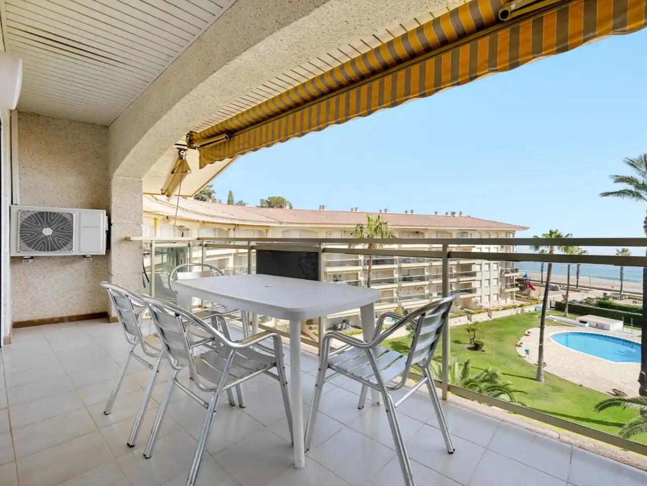 Apartamento con piscina en venta en Carrer de la Baixada Platja Cristall 10, imagen 7