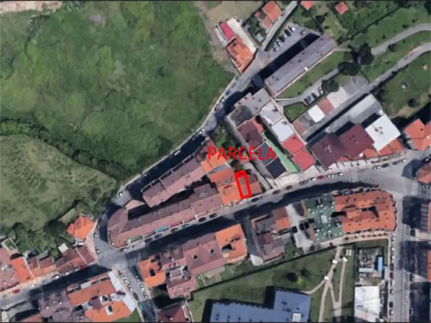 Aparcament de Casa adosada en venda en Gozón amb Balcó