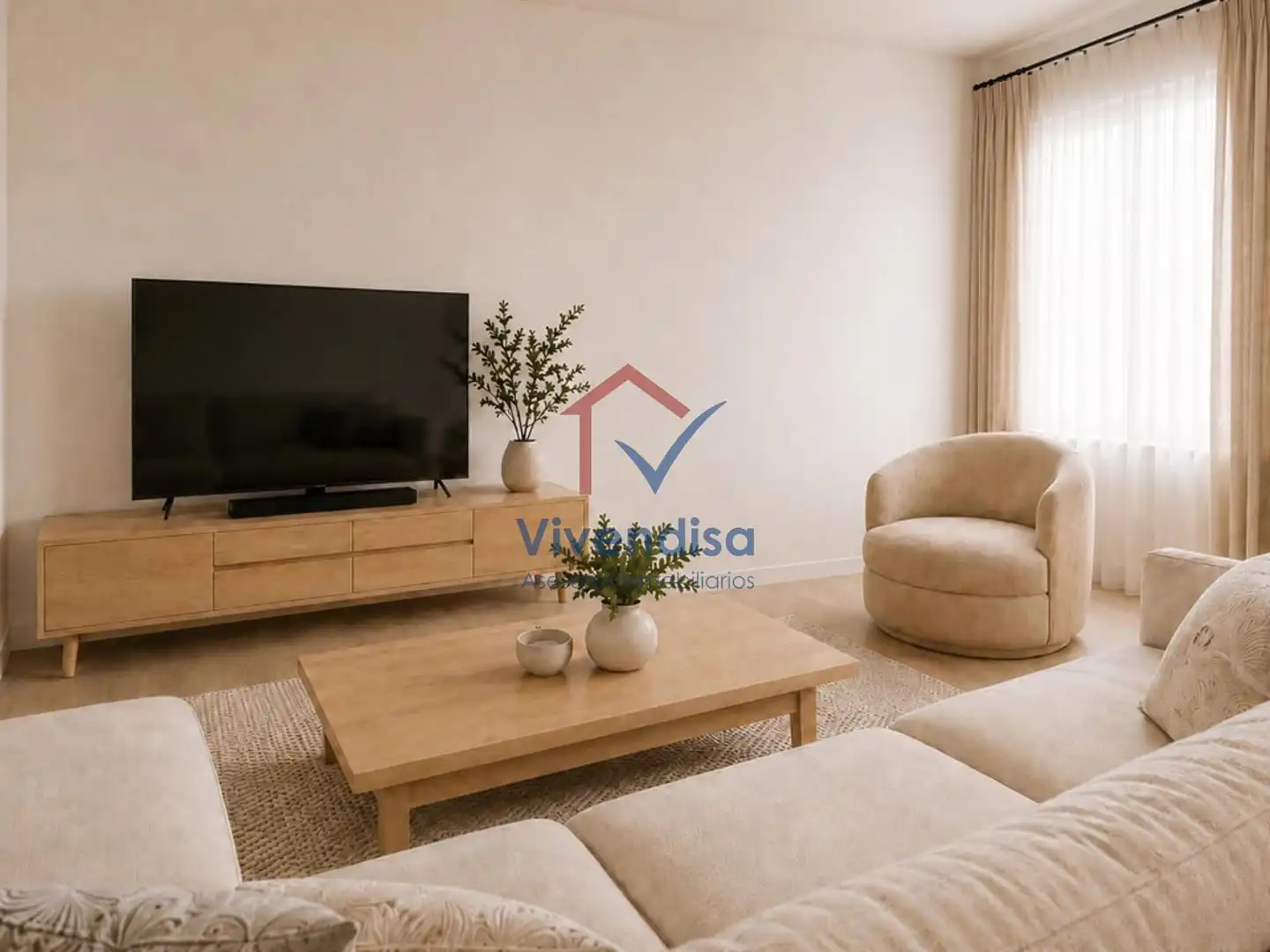 Sala d'estar de Casa adosada en venda en Guadalajara amb Calefacció, Jardí privat i Terrassa
