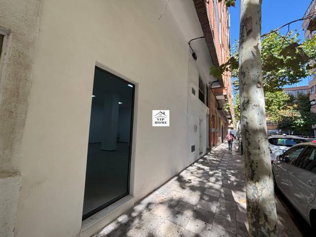 Local comercial en Alquiler en Calle Industria, 17 en Industria