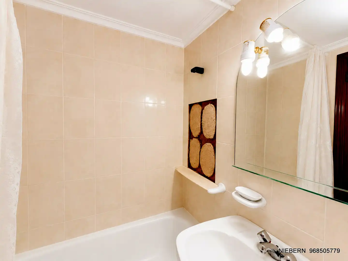 Baño de Piso en venta en Cartagena con Aire acondicionado y Amueblado