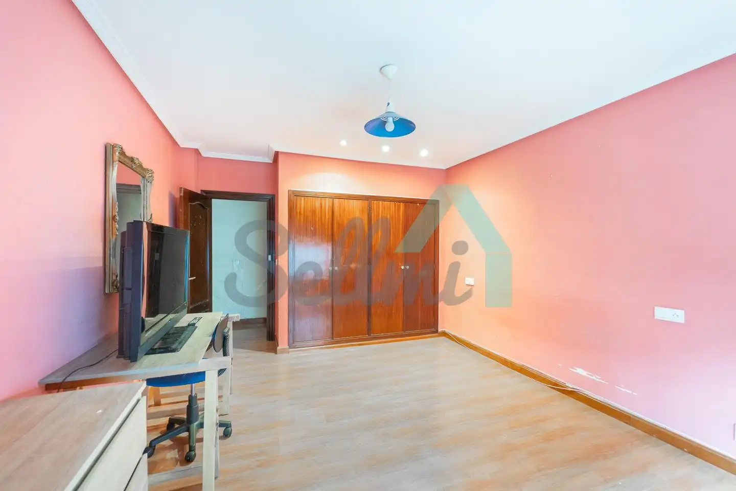 Piso en venta en Oviedo  con Calefacción, Terraza y Trastero