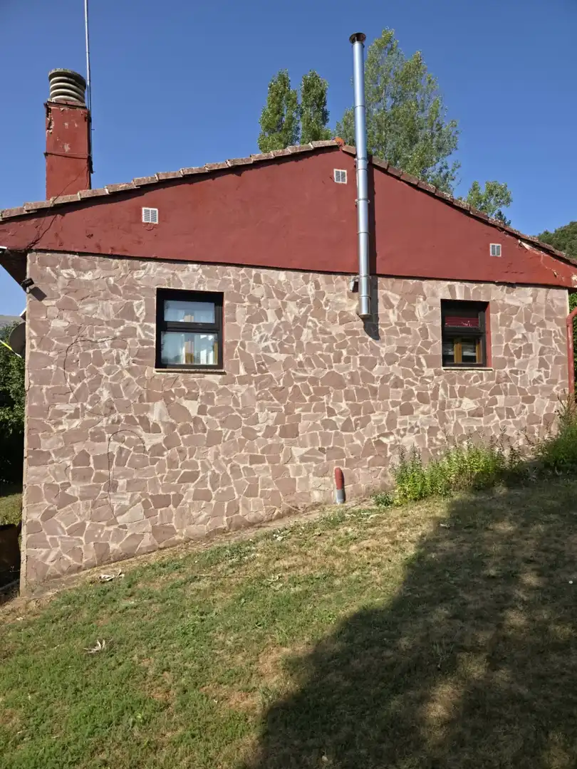 Vista exterior de Casa o chalet en venta en Cervera de Pisuerga, Palencia
