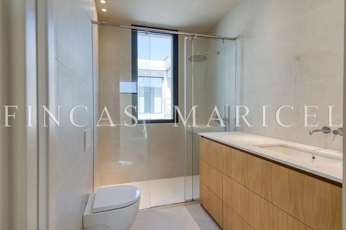 Bathroom of Houses for sale in Sitges  with Air Conditioner, Heating and Private garden