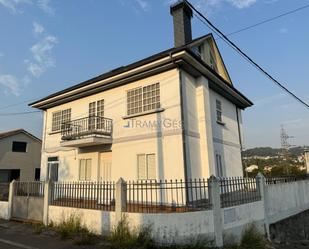 Vista exterior de Casa o xalet en venda en Vigo  amb Calefacció, Jardí privat i Terrassa
