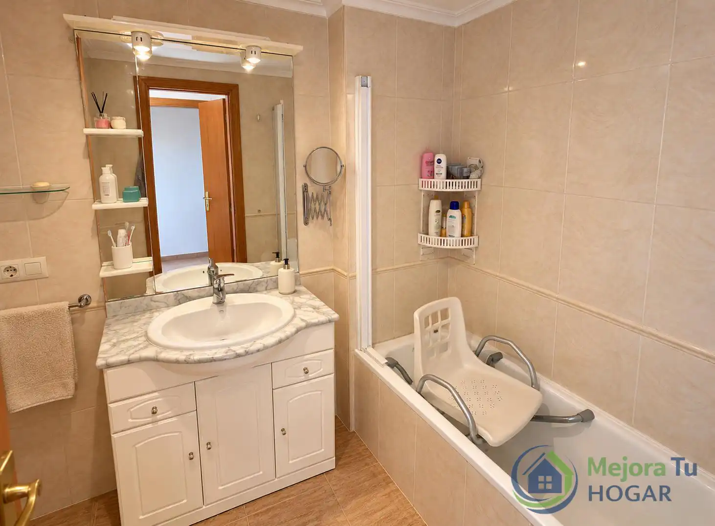 Baño de Piso en venta en Benicarló con Aire acondicionado, Amueblado y Balcón