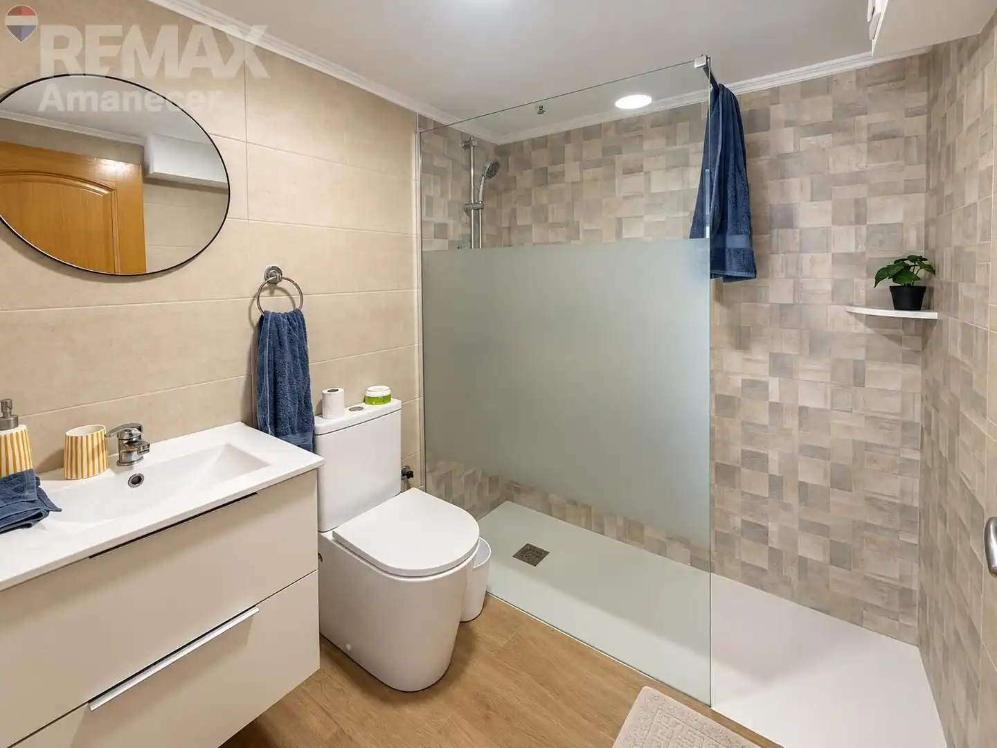Terraced house with terrace for sale in Carrer AVINYO, imagen 9