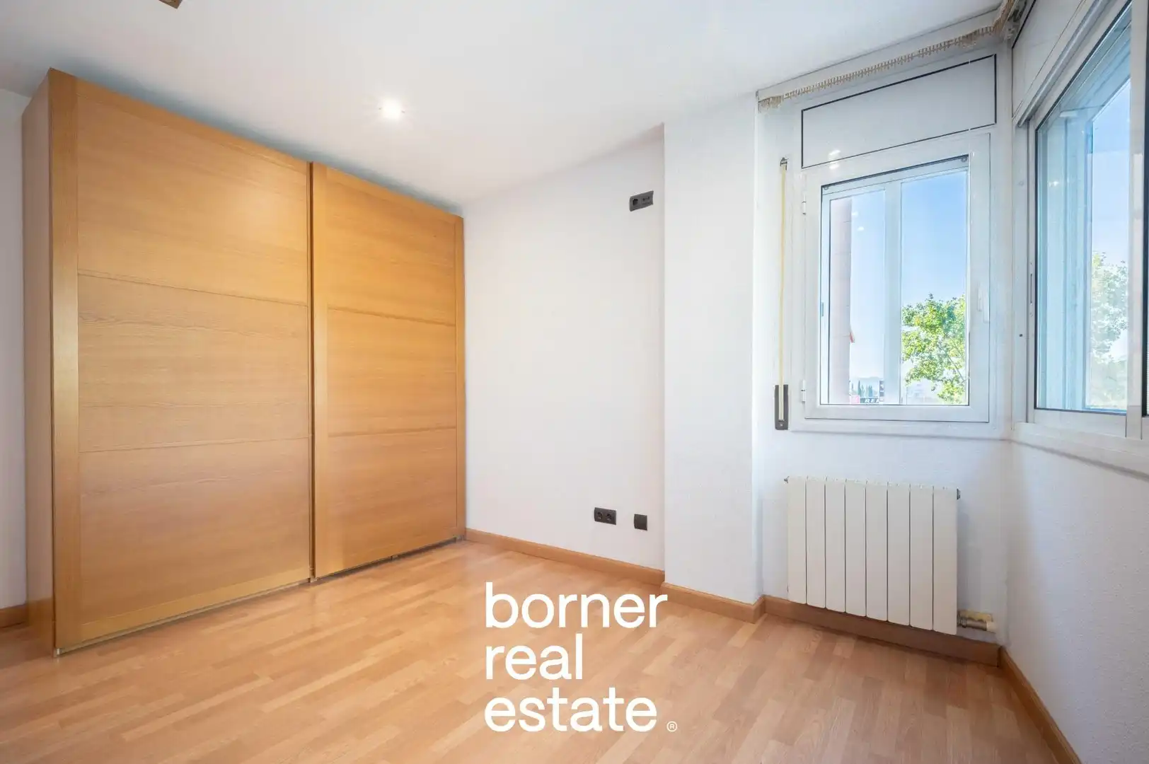Vista exterior de Piso en venta en Rubí con Aire acondicionado, Calefacción y Parquet