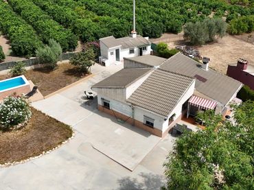 Villa con piscina in vendita a Pedralba