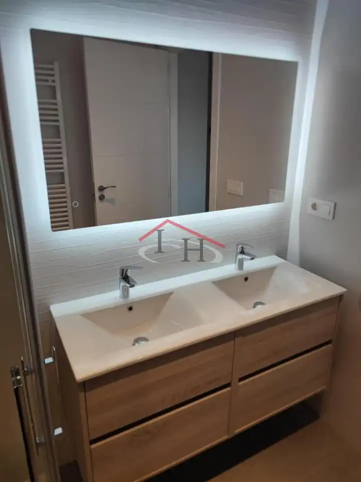 Baño de Apartamento de alquiler en León Capital  con Calefacción, Parquet y Terraza