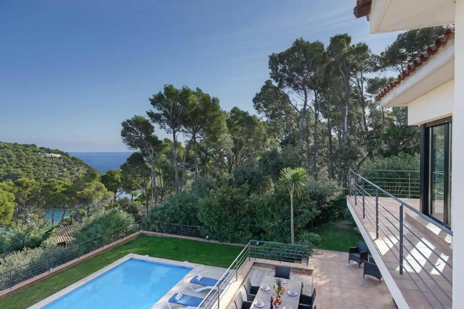 Detached house with pool for sale in Josep Clarà, imagen 3