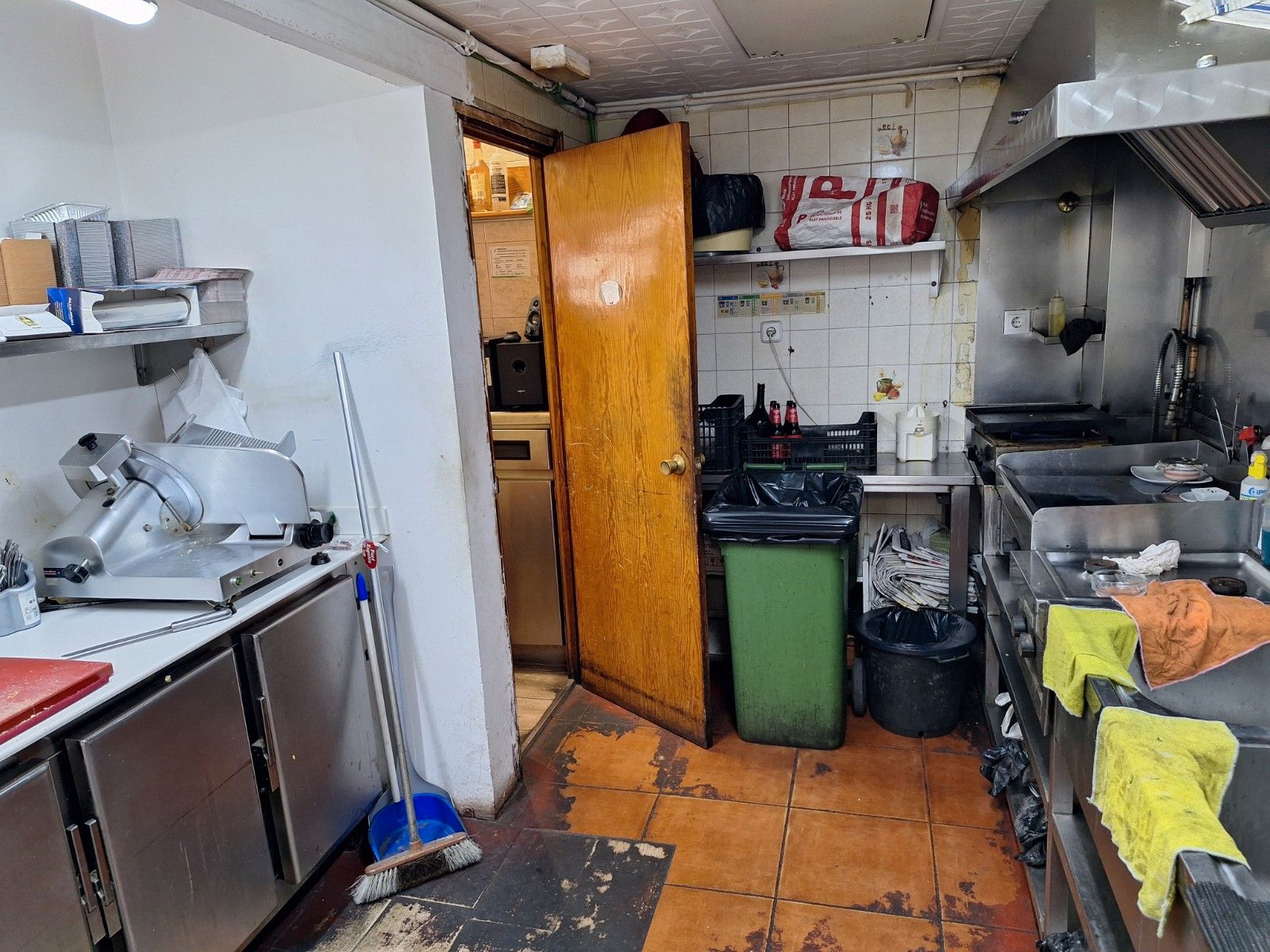 Cocina de Local en traspaso en  Barcelona Capital con Aire acondicionado, Calefacción y Terraza