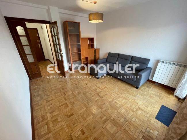 Living room of Flat to rent in Coslada  with Parquet flooring, Furnished and Washing machine