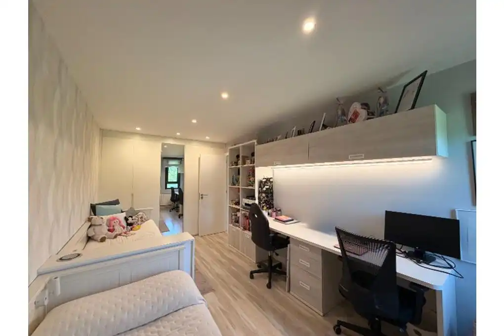 Piso en venta en Teo con Calefacción, Parquet y Trastero
